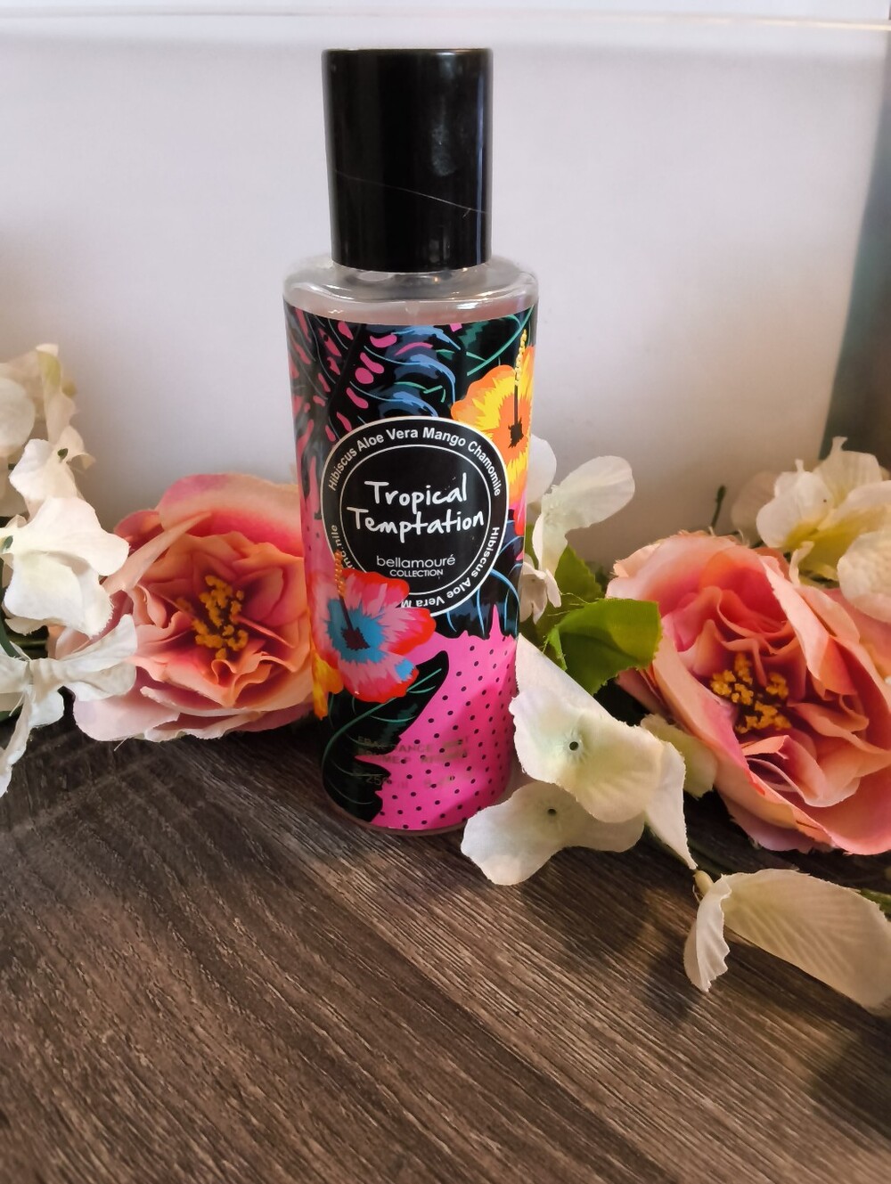 Tropical Temptation Womens Body Moisturizer & Oil Spray - Pink Floral